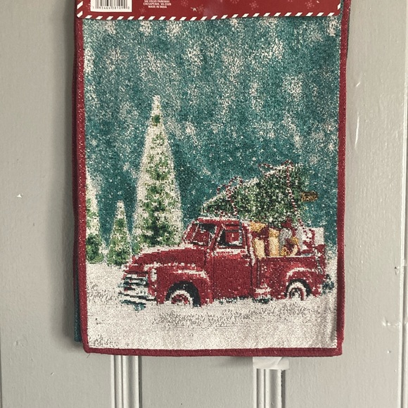 NWT Beautiful Holiday Red Farm Truck Christmas Tapestry Table Runner 70x13 - Picture 15 of 17